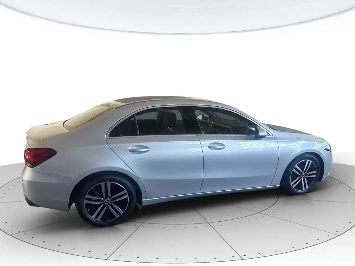 Usata Mercedes A180 Premium 116 CV (85 kW) 2020 Argento Berlina