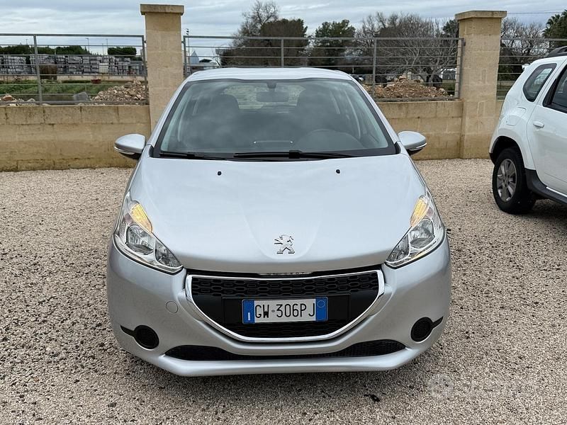 Usata Peugeot 208 Active 68 CV (50 kW) 2014 Grigio Utilitaria