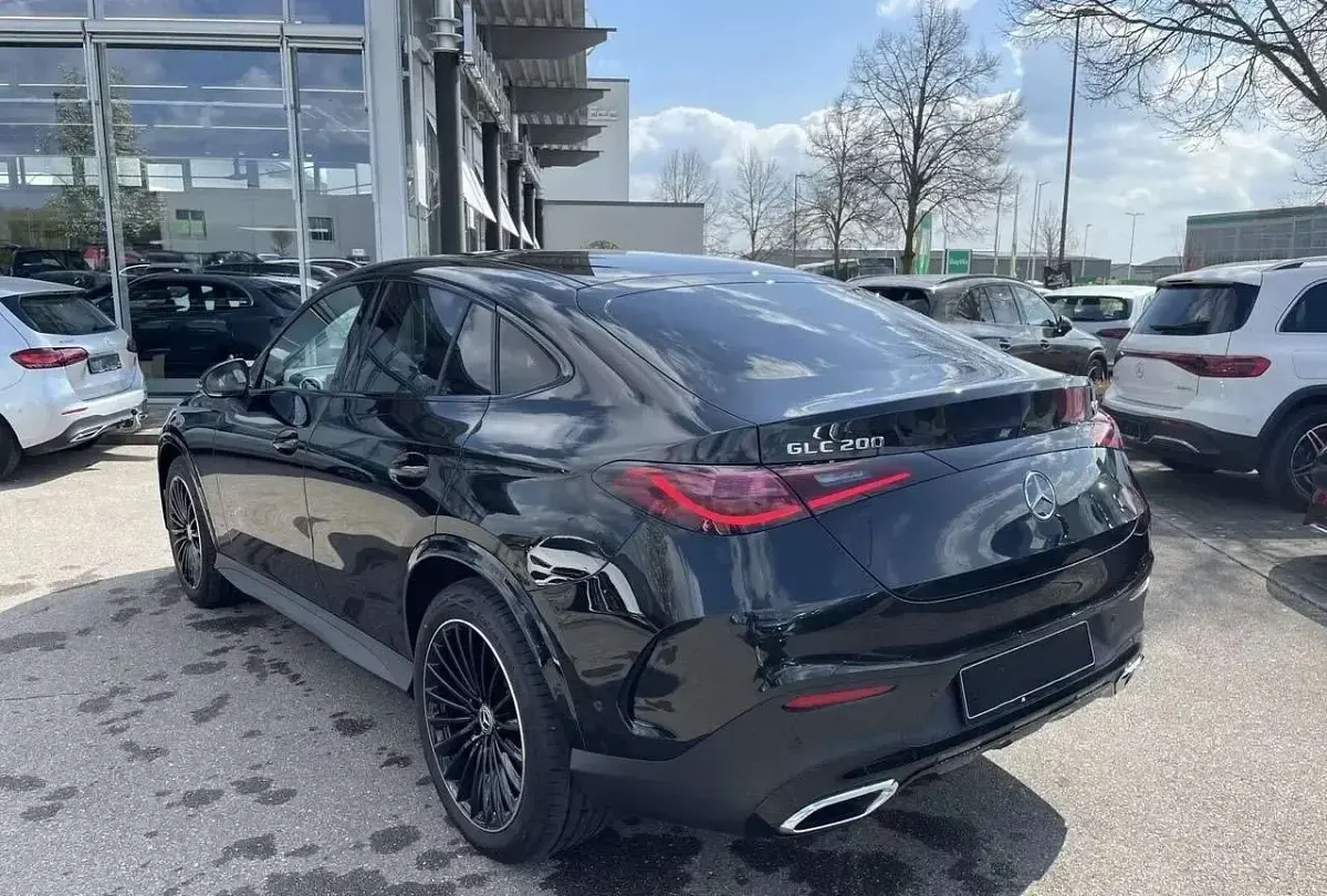 Usata Mercedes GLC200 AMG Line Premium 204 CV (150 kW) 2025 Nero metallic SUV
