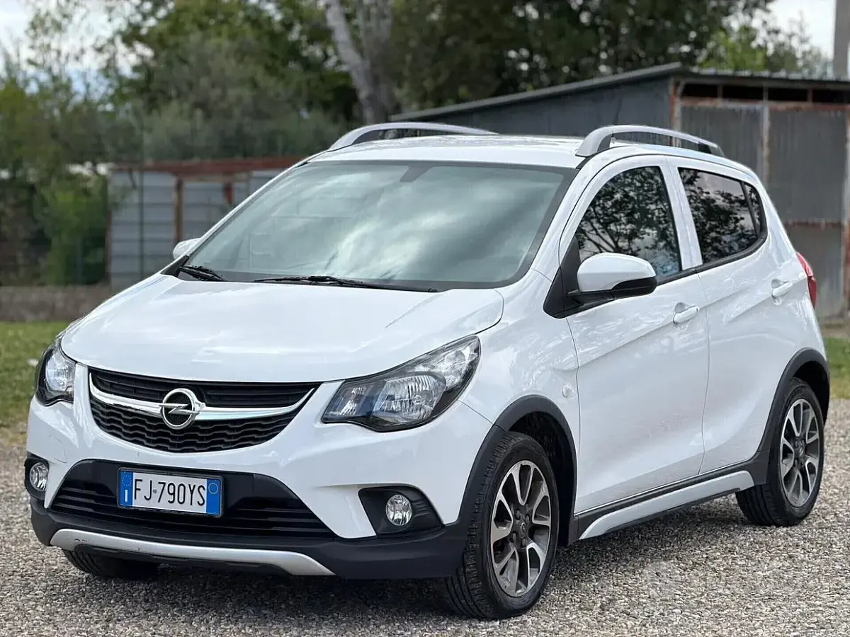 Usata Opel Karl Rocks 75 CV (55 kW) 2017 Bianco Utilitaria