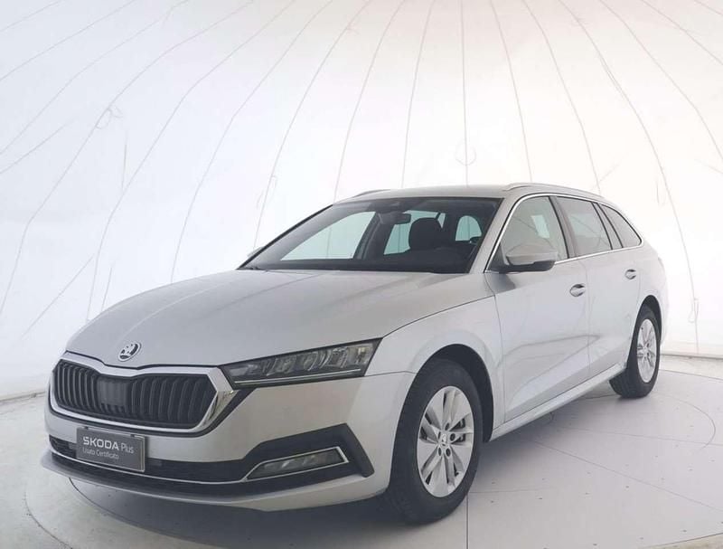 Argento Usata 2024 Skoda Octavia Executive Station wagon | 24.900 € (Ottimo prezzo) - Immagine 1/4