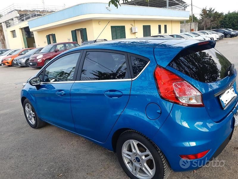 Usata Ford Fiesta 2015 Blu Utilitaria