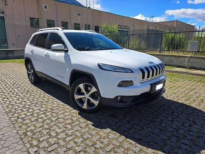 Bianco Usata 2015 Jeep Cherokee Longitude SUV | 15.000 € (Buon prezzo) - Immagine 1/4