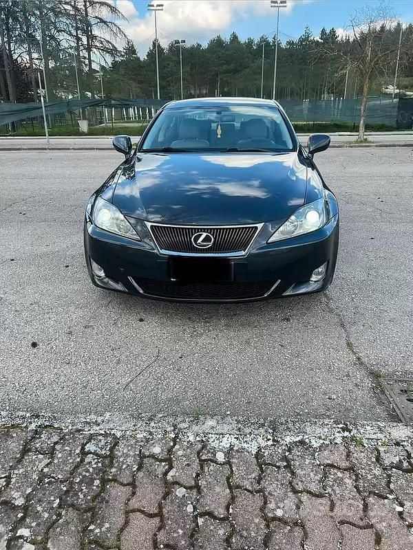 Usata Lexus IS220d Luxury Line 177 CV (130 kW) 2006 Berlina