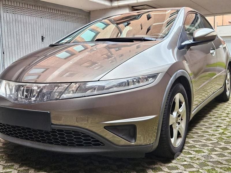 Usata Honda Civic EX-L 140 CV (102 kW) 2009 Beige Berlina