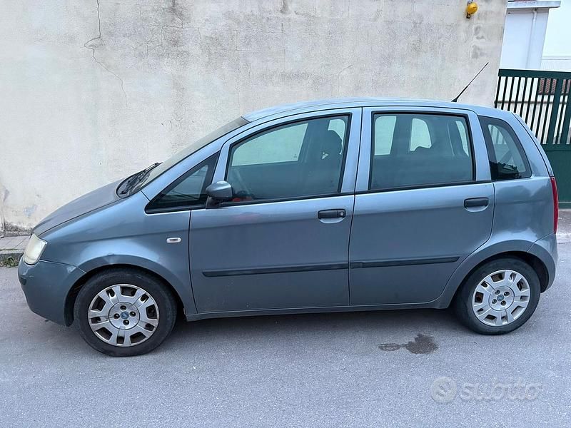 Usata Fiat Idea 79 CV (58 kW) 2005 Monovolume