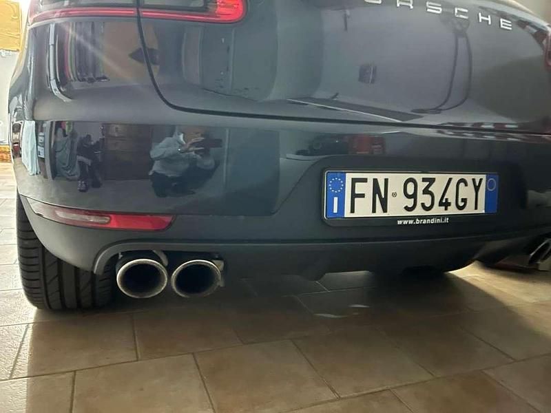 Usata Porsche Macan 247 CV (181 kW) 2018 Blu/azzurro SUV