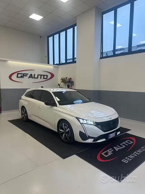 Usata Peugeot 308 GT 130 CV (95 kW) 2022 Bianco Station wagon