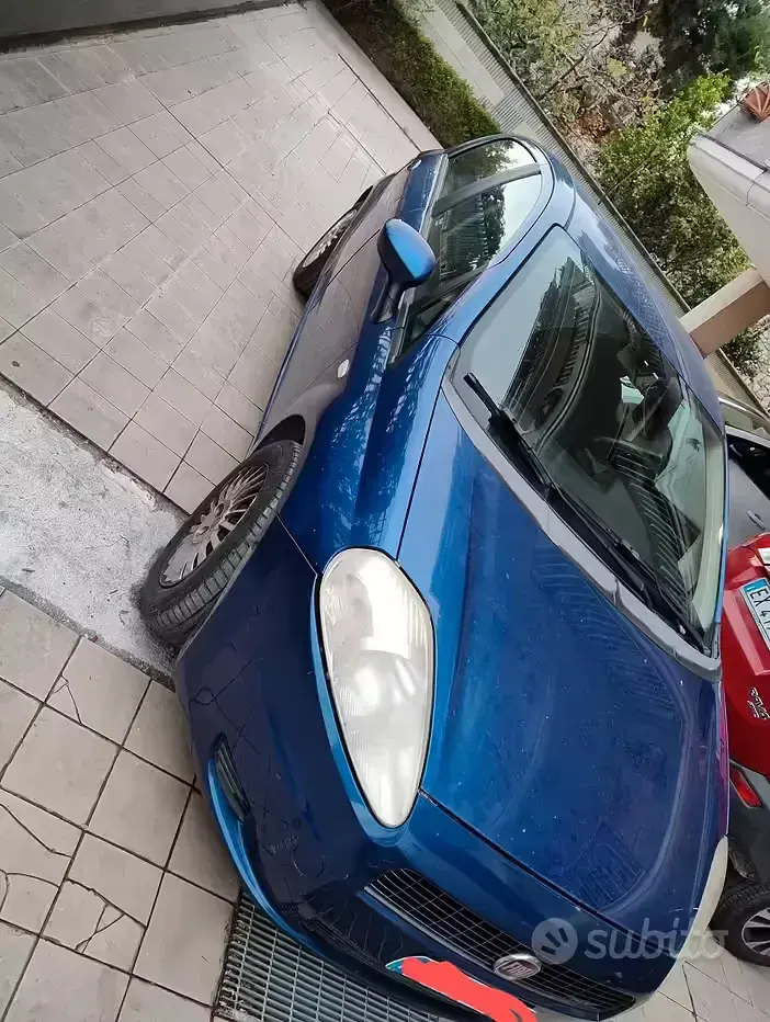 Usata Fiat Grande Punto Dynamic 90 CV (66 kW) 2008 Blu Utilitaria