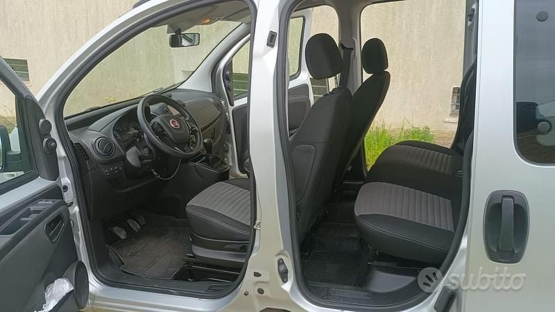 Occasion Fiat Qubo Trekking 80 ch (58 kW) 2020 Gris Monospace