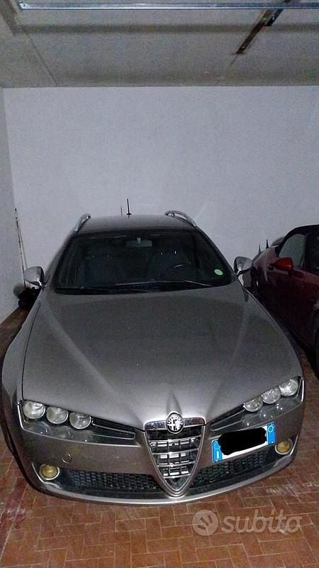 Usata 2009 Alfa Romeo 159 Distinctive Berlina | 3000 € (Super prezzo) - Immagine 1/4