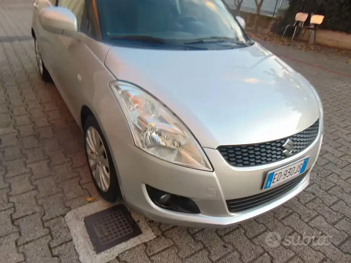 Usata Suzuki Swift 94 CV (69 kW) 2010 Grigio Utilitaria