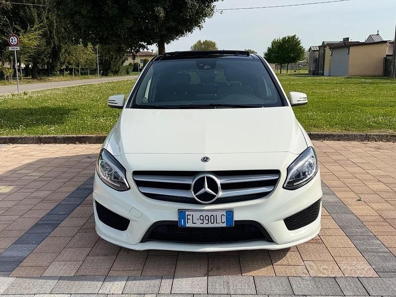Usata Mercedes B180 Premium 109 CV (80 kW) 2017 Bianco Monovolume
