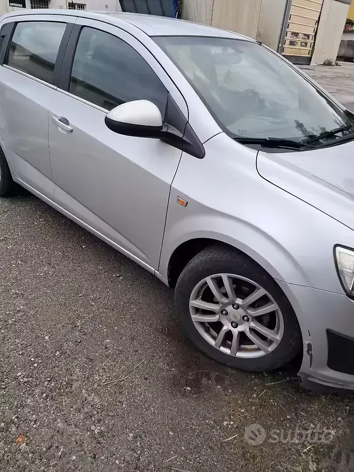 Usata Chevrolet Aveo 86 CV (63 kW) 2012 Grigio Berlina