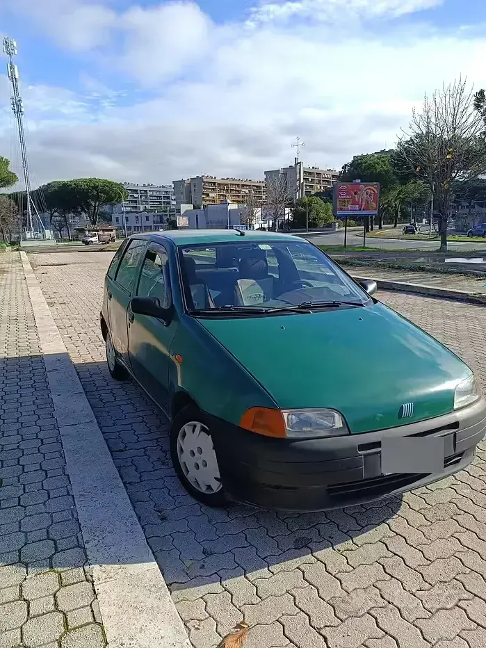 Usata Fiat Punto 60 CV (44 kW) 1998 Verde Berlina