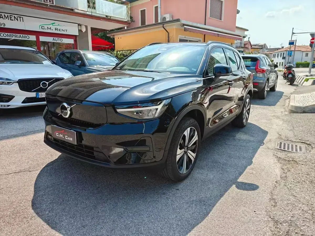 Usata Volvo XC40 Core 80 kW (109 CV) 2023 Nero SUV