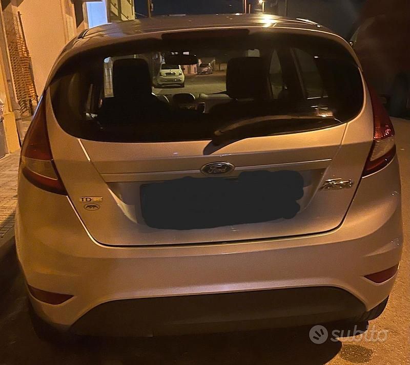 Usata Ford Fiesta 2011 Grigio Utilitaria