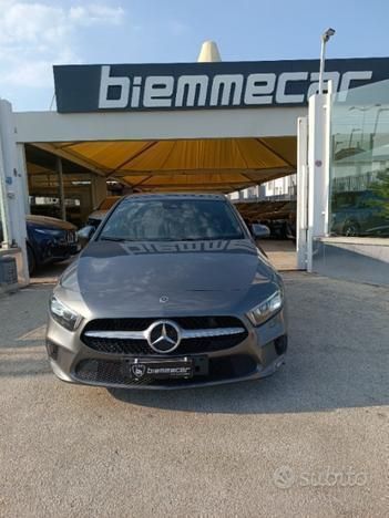 Usata Mercedes A180 116 CV (85 kW) 2019 Gray Berlina