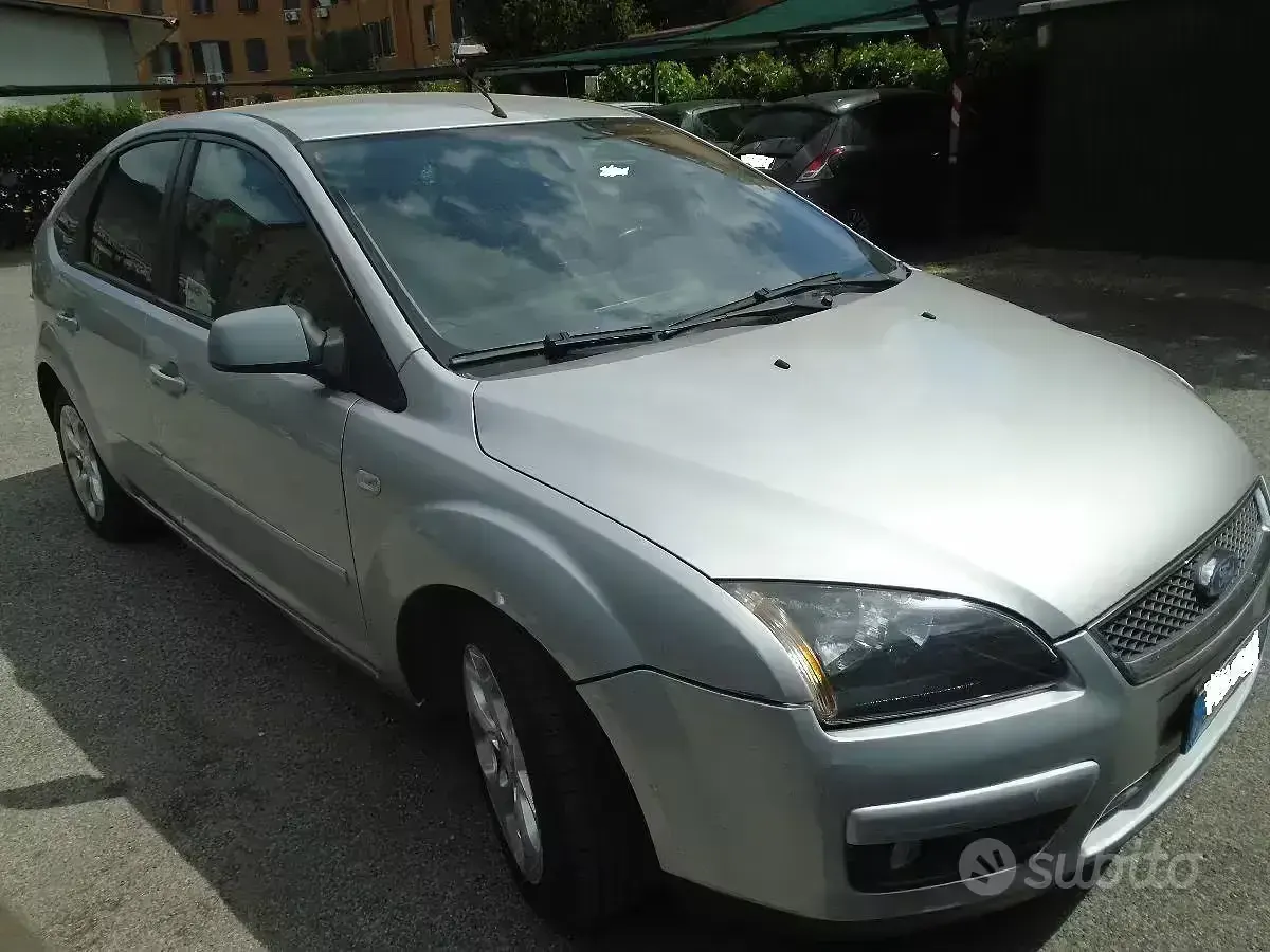 Usata Ford Focus 90 CV (66 kW) 2007 Giallo Utilitaria