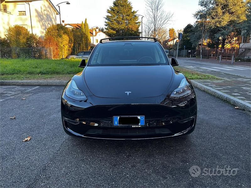 Usata Tesla Model Y Performance 392 kW (534 CV) 2021 Nero SUV