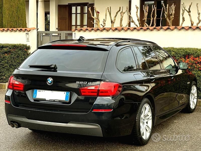 Usata BMW 520 M Sport 183 CV (134 kW) 2013 Blu Station wagon