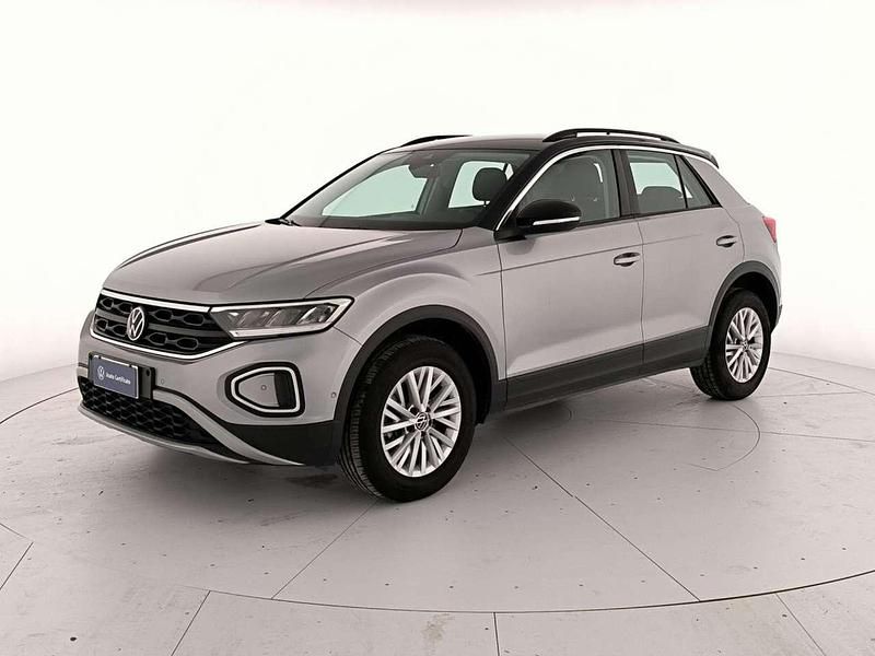 Pyrit silver metallizzato nero Usata 2024 VW T-Roc Life SUV | 30.500 € (Buon prezzo) - Immagine 1/4