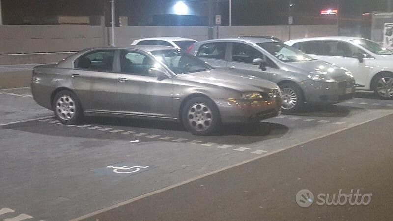 Usata Alfa Romeo 166 Exclusive 175 CV (128 kW) 2004 Grigio Berlina