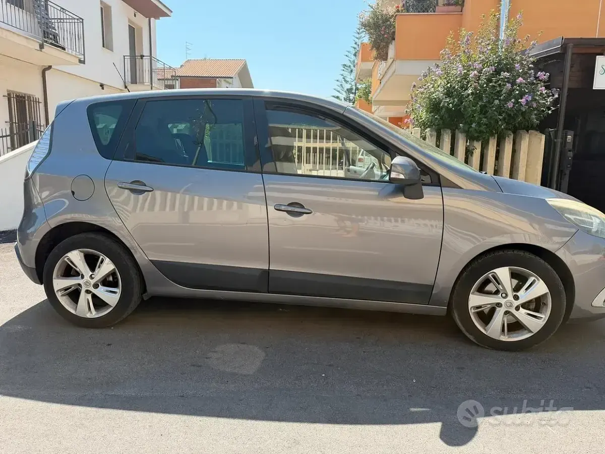 Usata Renault Scénic III 110 CV (80 kW) 2013 Monovolume