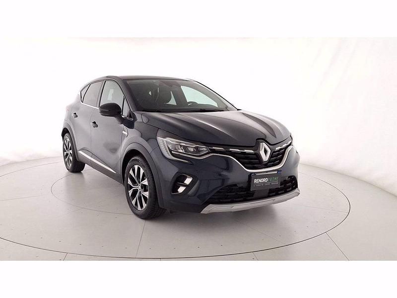 Usata Renault Captur Techno 143 CV (105 kW) 2022 Blu marine SUV