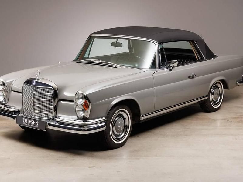 Grigio Usata 1967 Mercedes 250 SE Cabrio | 178.500 € - Immagine 1/4