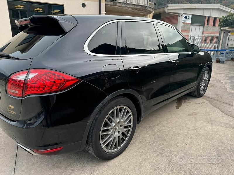 Usata Porsche Cayenne 2011 Nero SUV