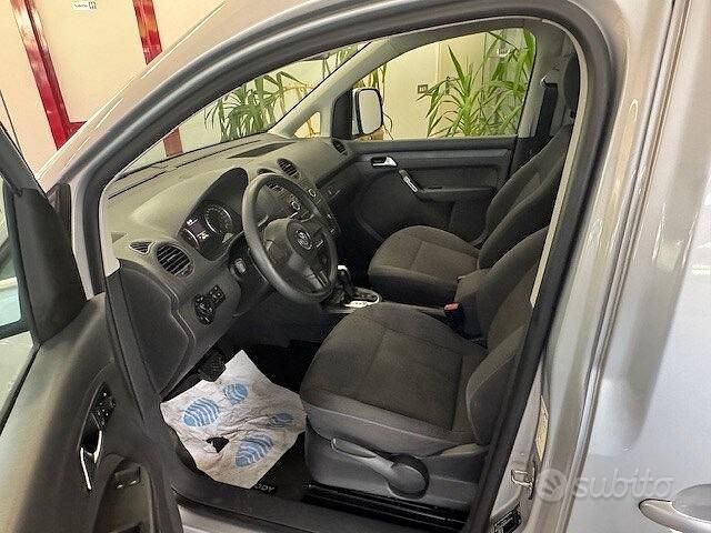 Begagnad VW Caddy 140 HK (102 kW) 2014 Minibuss