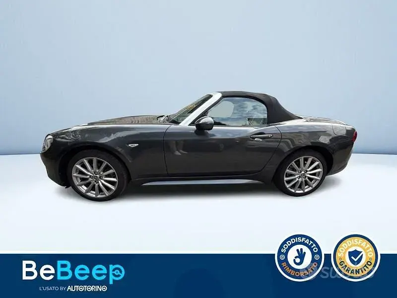 Usado Fiat 124 Spider Lusso 140 HP (102 kW) 2019 Cinzento Cabrios