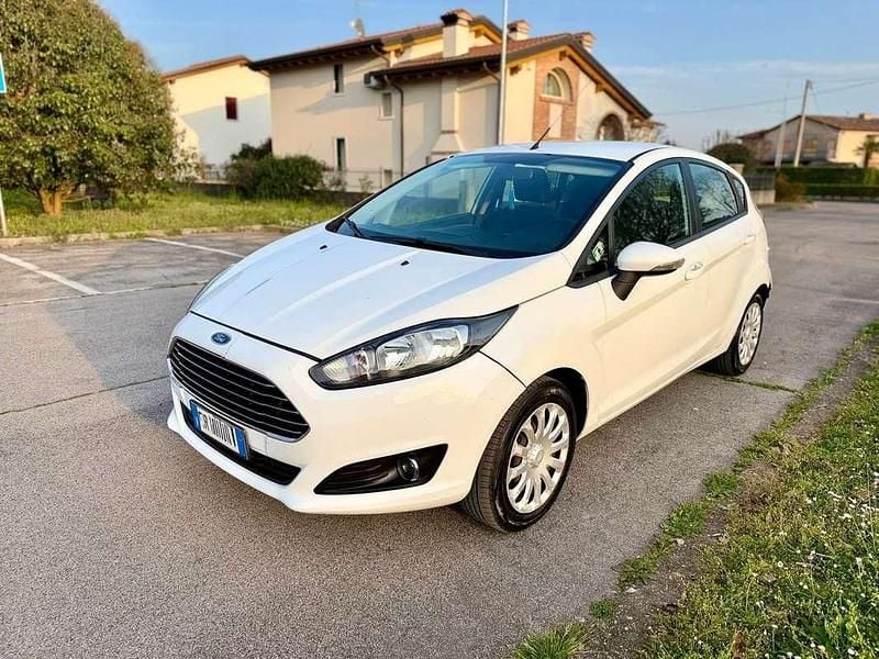 Usata Ford Fiesta 75 CV (55 kW) 2013 Utilitaria
