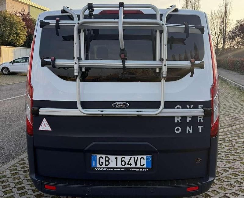 Usata Ford Tourneo Custom 131 CV (96 kW) 2020 Blu/azzurro Furgone