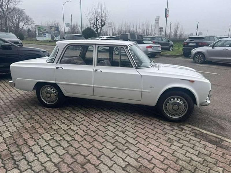 Usata Alfa Romeo Giulia Super 90 CV (66 kW) 1965 Bianco Utilitaria