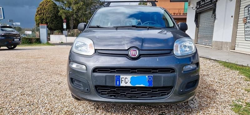 Usata Fiat Panda Lounge 69 CV (50 kW) 2017 Grigio Utilitaria
