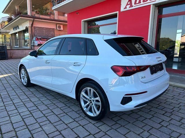 Usado Audi A3 Advanced 150 CV (110 kW) 2022 Blanco Berlina