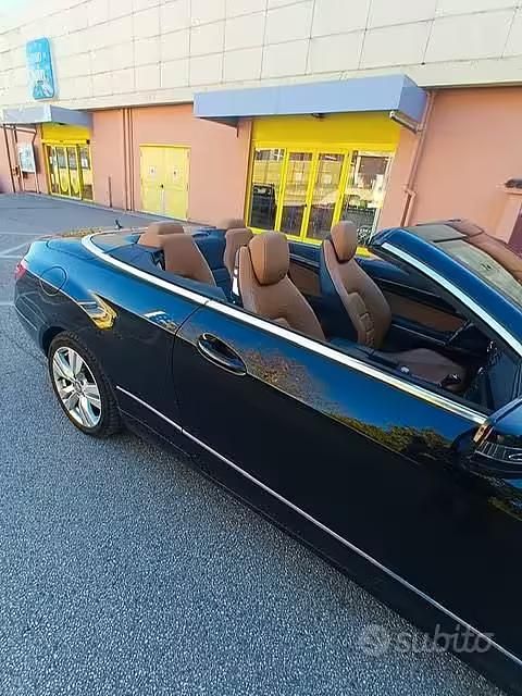 Gebraucht Mercedes E250 Avantgarde 204 PS (150 kW) 2012 Schwarz Cabrio