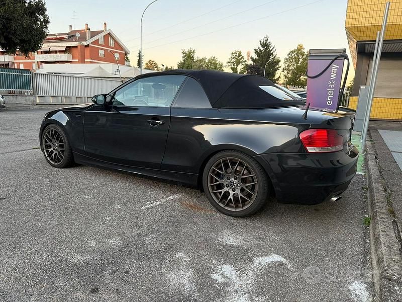 Nero Usata 2009 BMW 118 Cabriolet Efficient Dynamics Cabrio | 8800 € (Buon prezzo) - Immagine 1/4