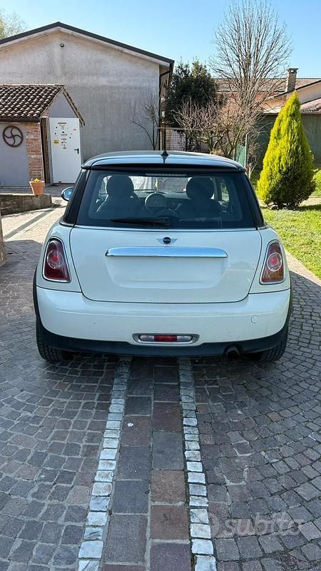 Usata Mini ONE 75 CV (55 kW) 2011 Bianco Utilitaria