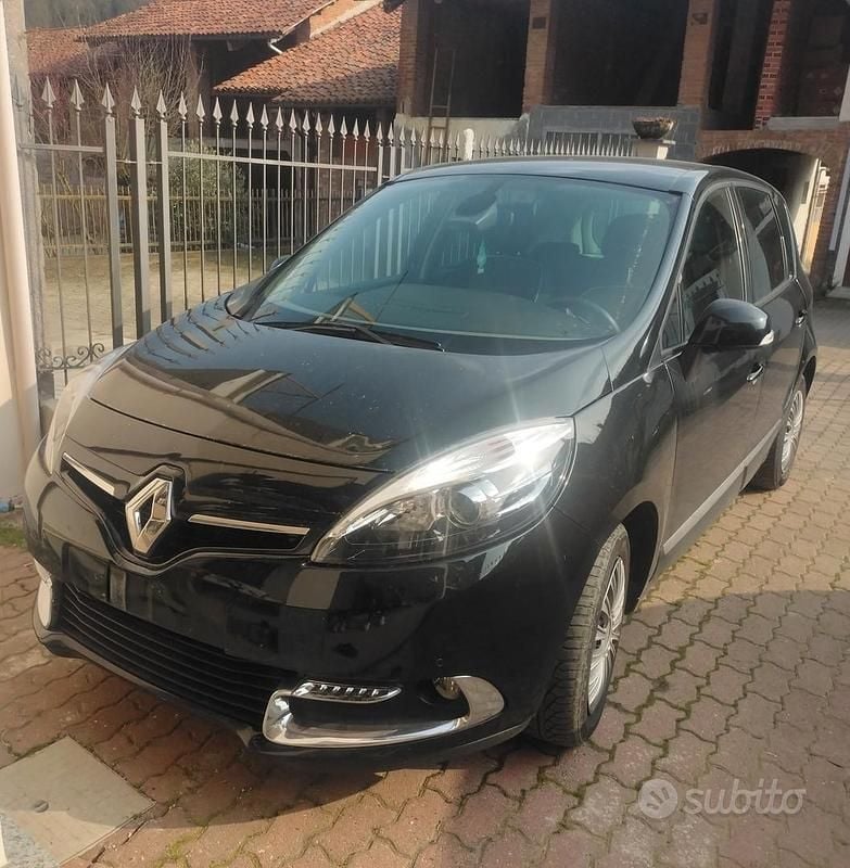 Usata Renault Scénic III 110 CV (80 kW) 2011 Nero Monovolume