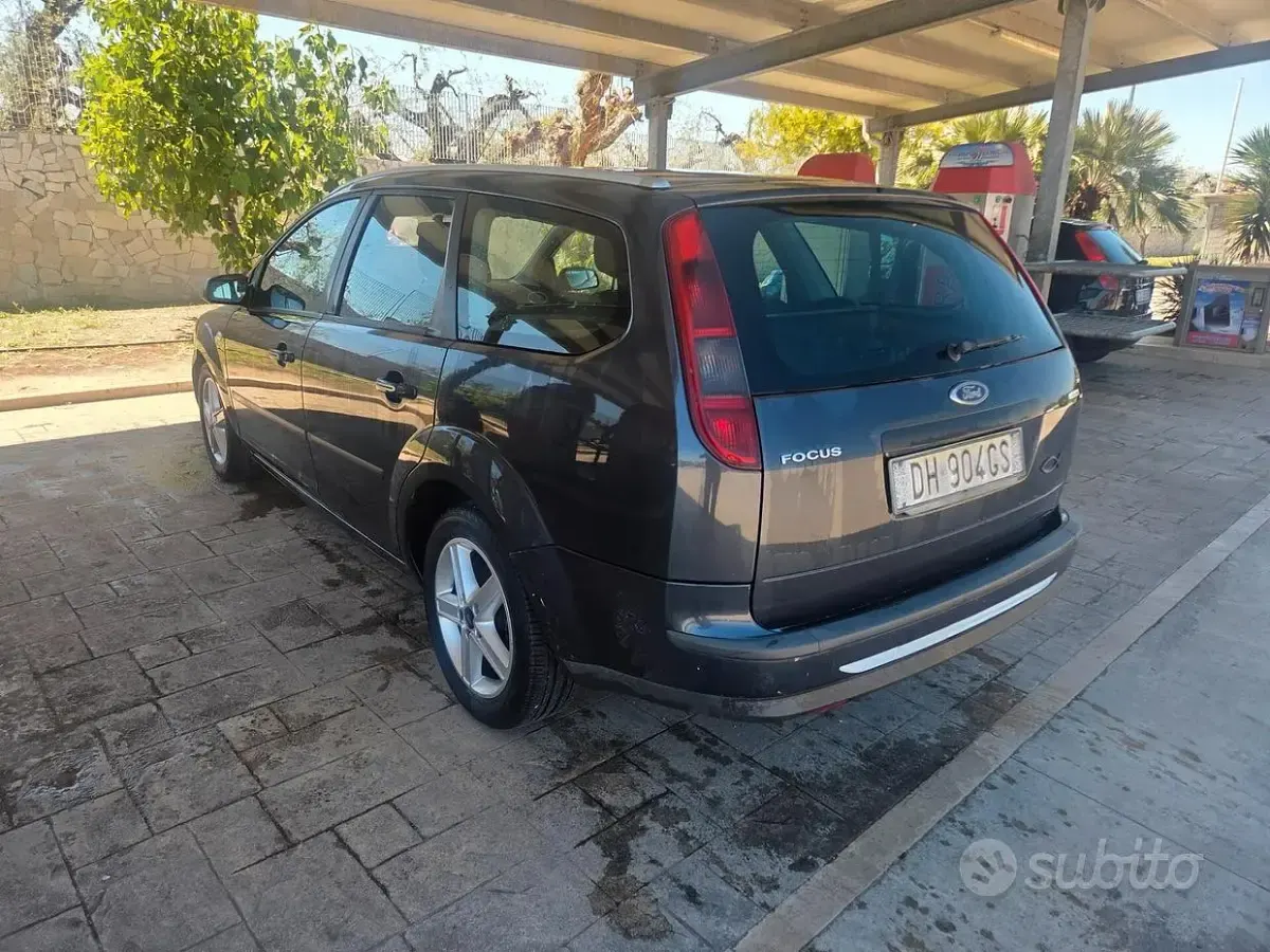Occasion Ford Focus S 90 ch (66 kW) 2007 Gris Break