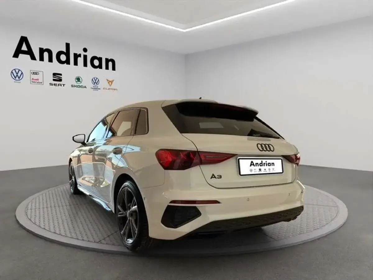 Usata Audi A3 S-Line 150 CV (110 kW) 2024 Bianco Berlina
