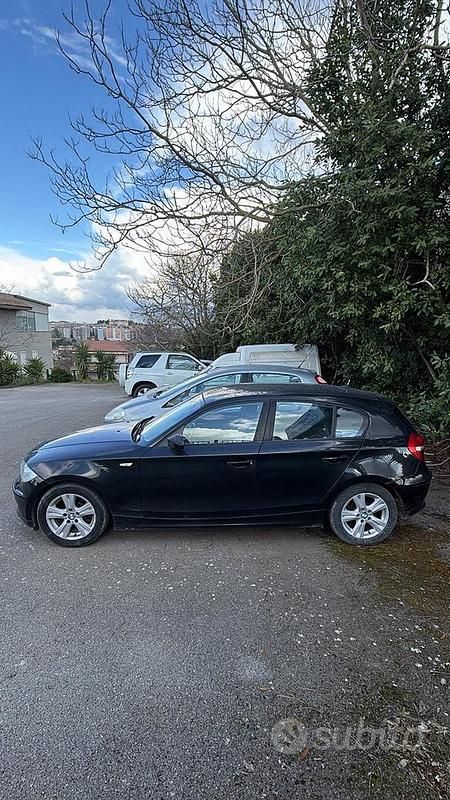 Usata BMW 118 143 CV (105 kW) 2008 Nero Utilitaria