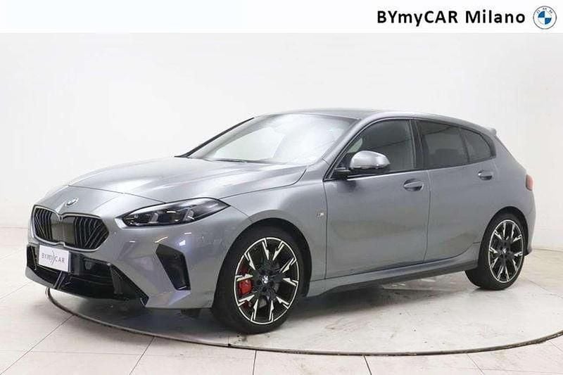 Nero zaffiro Usata 2025 BMW 118 M Sport Due volumi | 36.000 € (Buon prezzo) - Immagine 1/3
