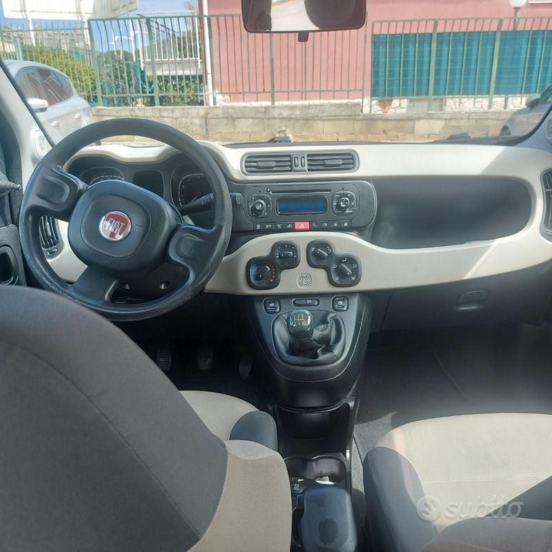 Usata Fiat Punto 77 CV (56 kW) 2015 Nero Utilitaria