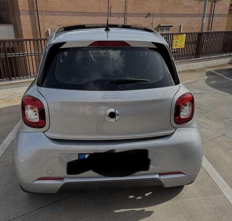 Usata Smart ForFour Superpassion 71 CV (52 kW) 2019 Grigio Utilitaria
