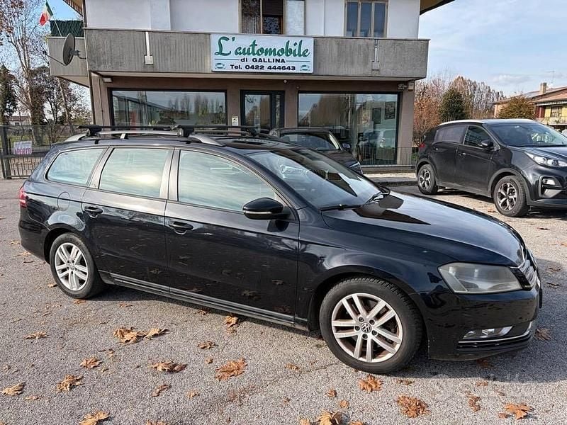 Usata VW Passat 105 CV (77 kW) 2012 Nero Station wagon