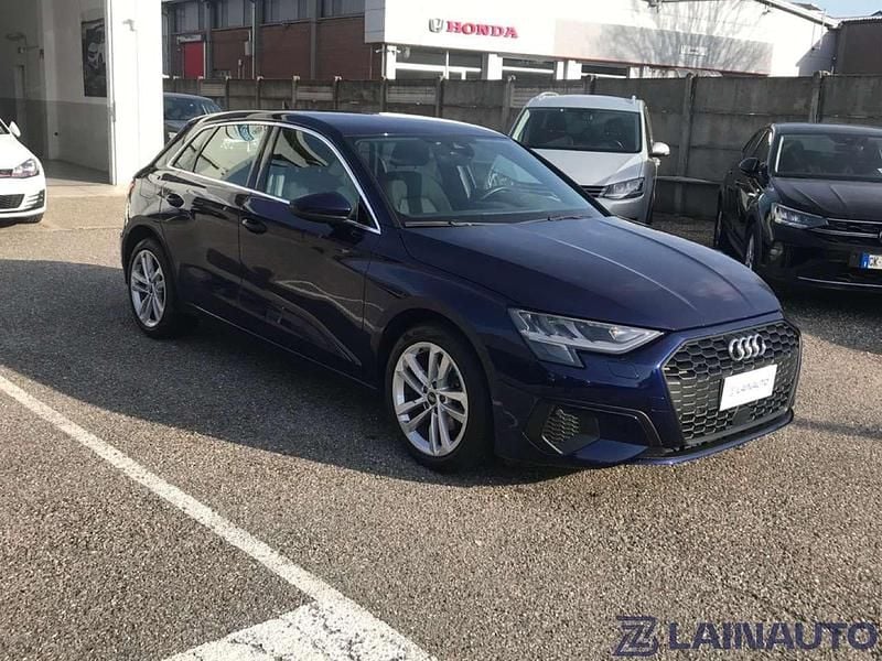 Usata Audi A3 Sportback Advanced 116 CV (85 kW) 2022 Blu/azzurro Utilitaria